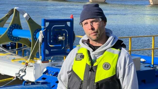 New turbine that generates electricity from river currents being tested near Pinawa, Man.