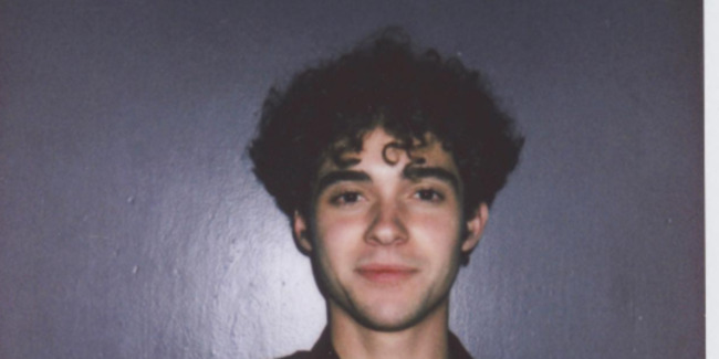 Lirik Lagu Different