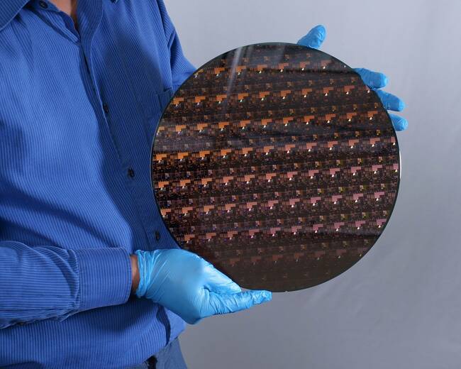IBM says it's built the world's first 2nm semiconductor chips