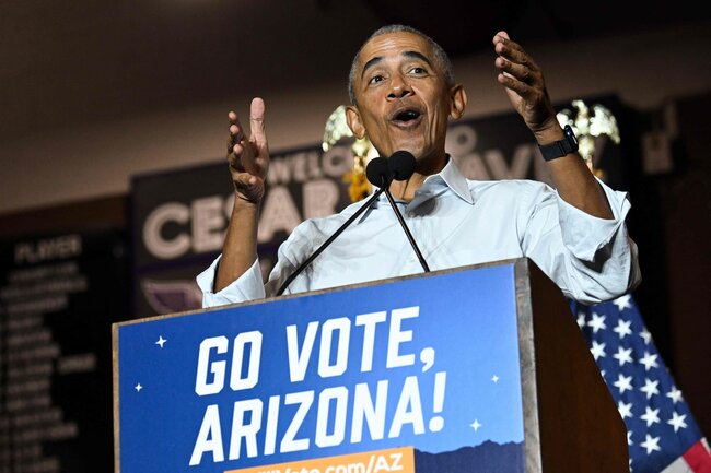 Obama heckled in Phoenix, slams toxic politics: ‘Everybody’s yelling’