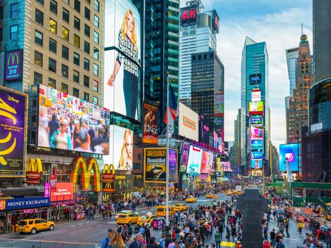 New York plans to offer vaccinations for tourists in Times Square