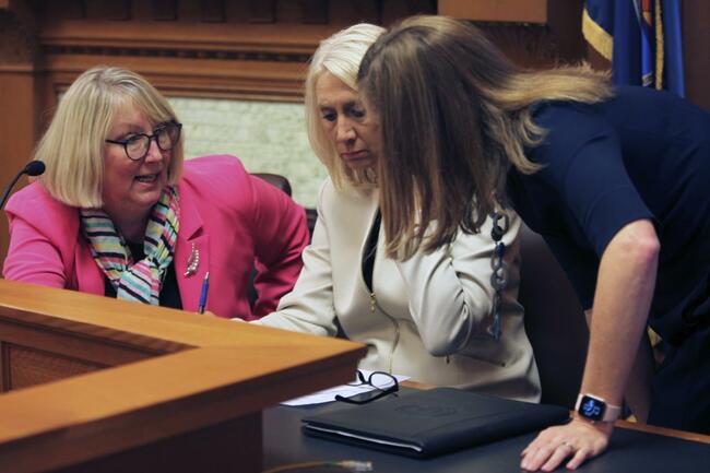 GOP leaders: Kansas governor pledged to sign education bill