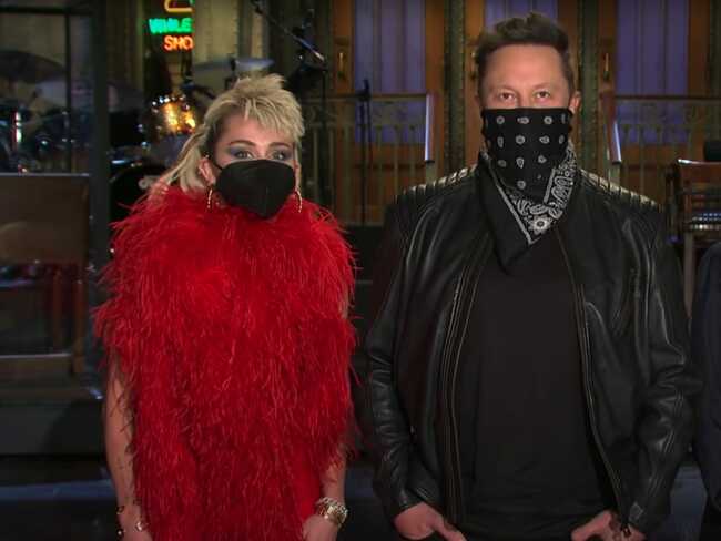 'SNL' cast members have been accused of 'getting a little too big for their britches' by an industry insider, following swipes at Elon Musk