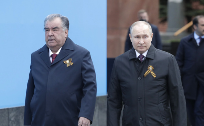 Putin on WWII Victory Day Says Russia Will 'Firmly' Defend Its Interests