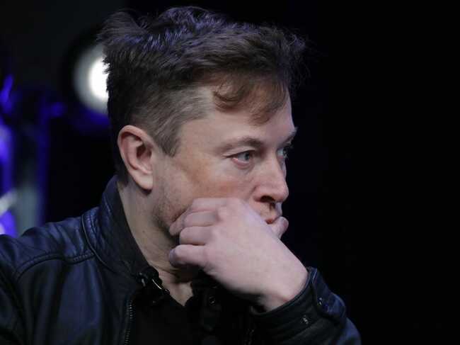 Elon Musk's had an unexpectedly tame SNL performance, and NBC gave the billionaire CEO free PR despite his anti-union stance and ultra-wealth