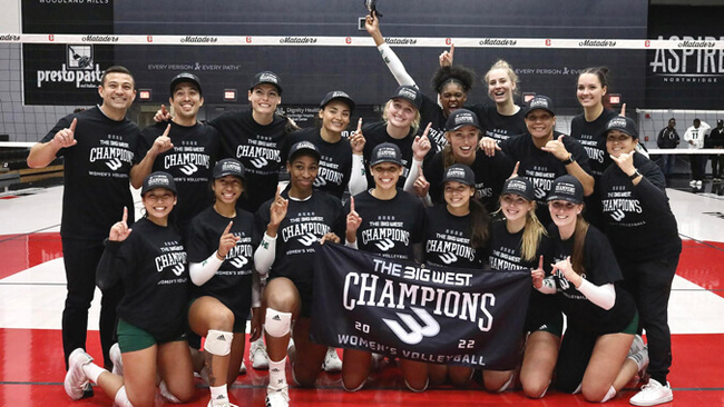 Wāhine volleyball heads to 1st round of NCAA championship