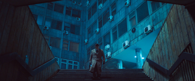 'Undergods' Review: Chino Moya's Striking Vision of an Upside-Down Future