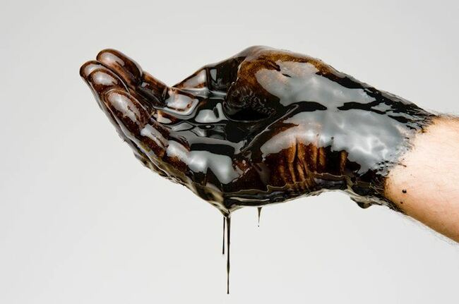 WTI wobbles around $65.00 amid receding US pipeline jitters, mild risk-on mood