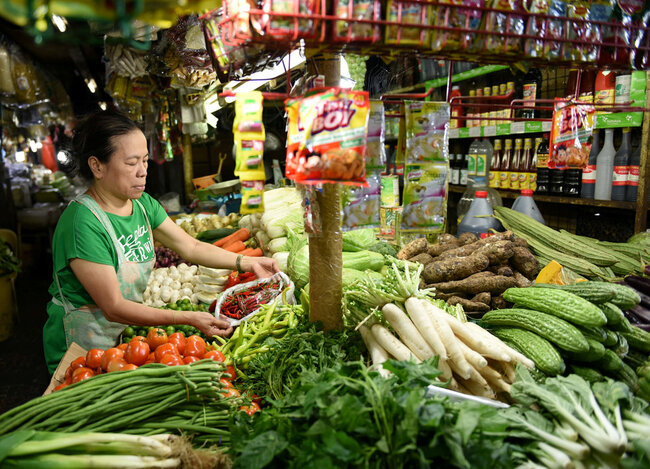 Philippines Q1 GDP contracts more than expected on prolonged lockdowns