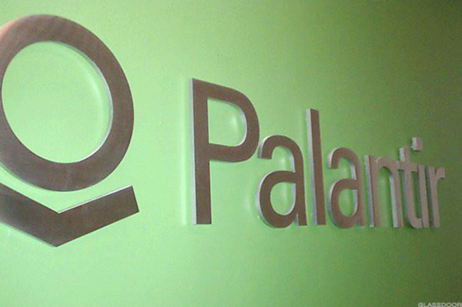 Palantir Posts First-Quarter Sales Beat and Forecasts Strong Growth