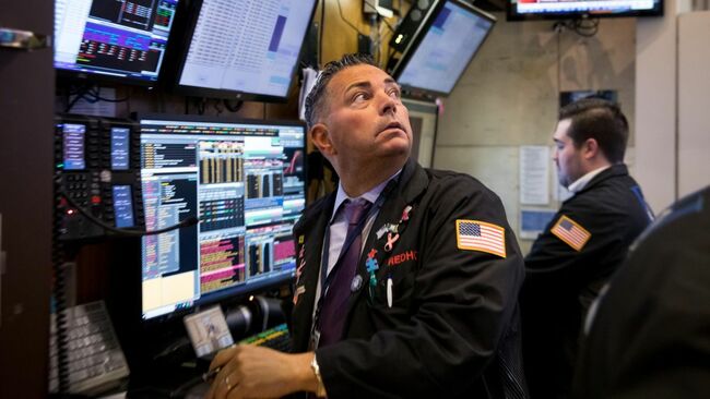 Dow Plunges 300 Points As 'Worst-Case Scenario' Inflation Fears Mount