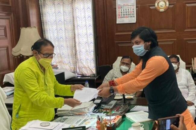 BJP's tally in West Bengal Assembly reduces to 75 as two MLAs resign