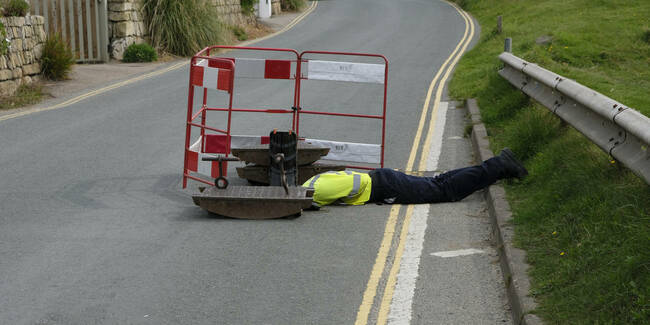 On eve of national industrial ballot, BT, EE, Openreach agree to temporarily suspend compulsory redundancies