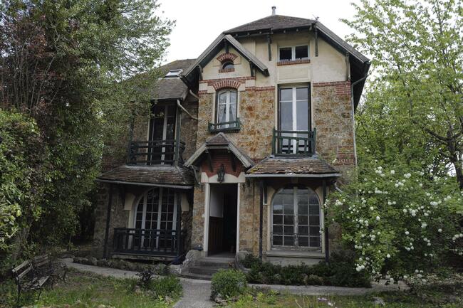 Poland wants to buy Marie Curie's vacation house in France