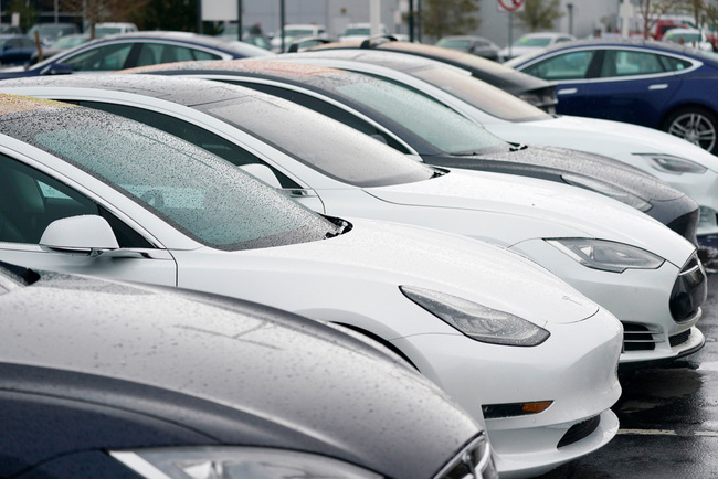 Tesla announces it will stop taking bitcoin payments