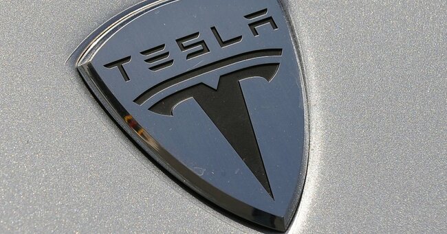 Tesla stops taking bitcoin payments for vehicles over climate concerns