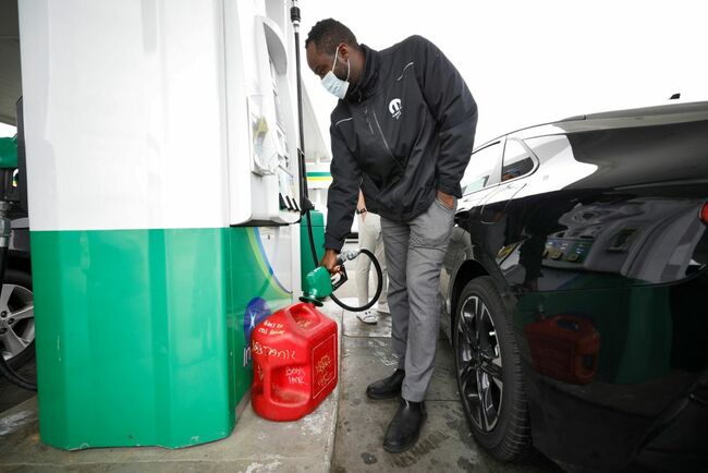 Panic buying shuts down US gas stations as pipelines begin to reopen