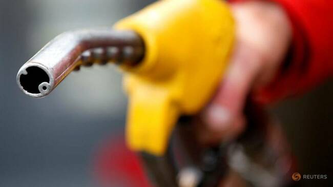 Oil drops as India coronavirus crisis tempers rally