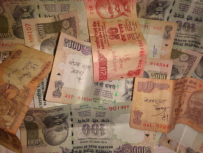 USD/INR Price News: Bearish flag keeps Indian rupee buyers hopeful below 74.00