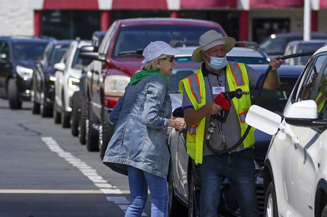 Pipeline hack sends people scrambling for fuel in the South