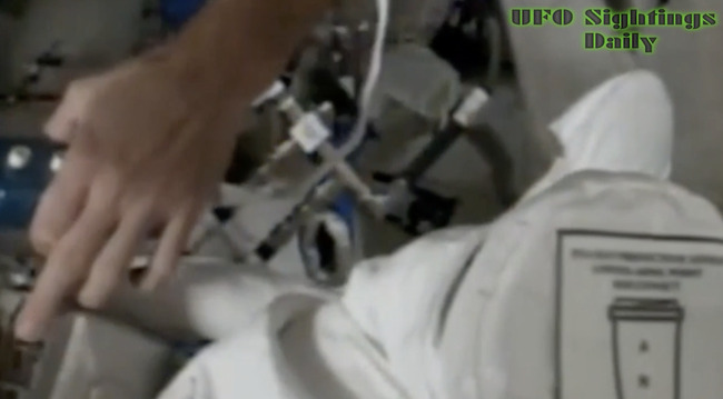 NASA astronaut Frank Rubio Flips Off Space Station Live Cam, UFO Sighting News.