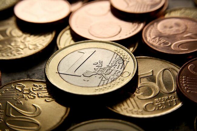 EUR/USD to see further falls on a dip below the 1.2040 zone