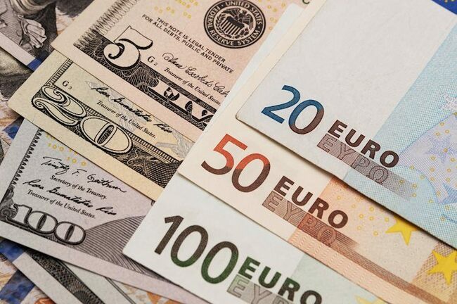 EUR/USD unable to recover 1.2100, erases daily gains
