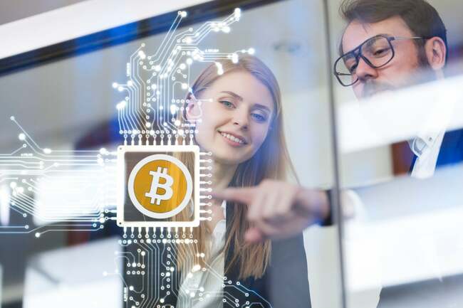 Better Buy: Bitcoin vs. Riot Blockchain