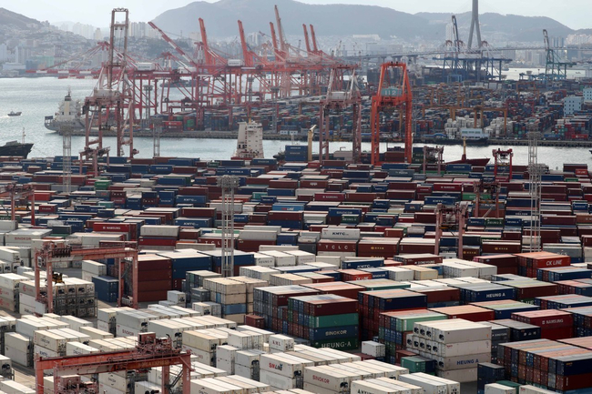 40 pct of conglomerates plan to reduce investment in 2023: survey