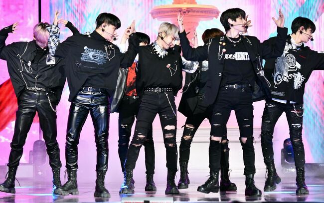 Highlight, Itzy, Enhypen, ONF And Justin Bieber: This Week's 10 Bestselling Singles In Korea