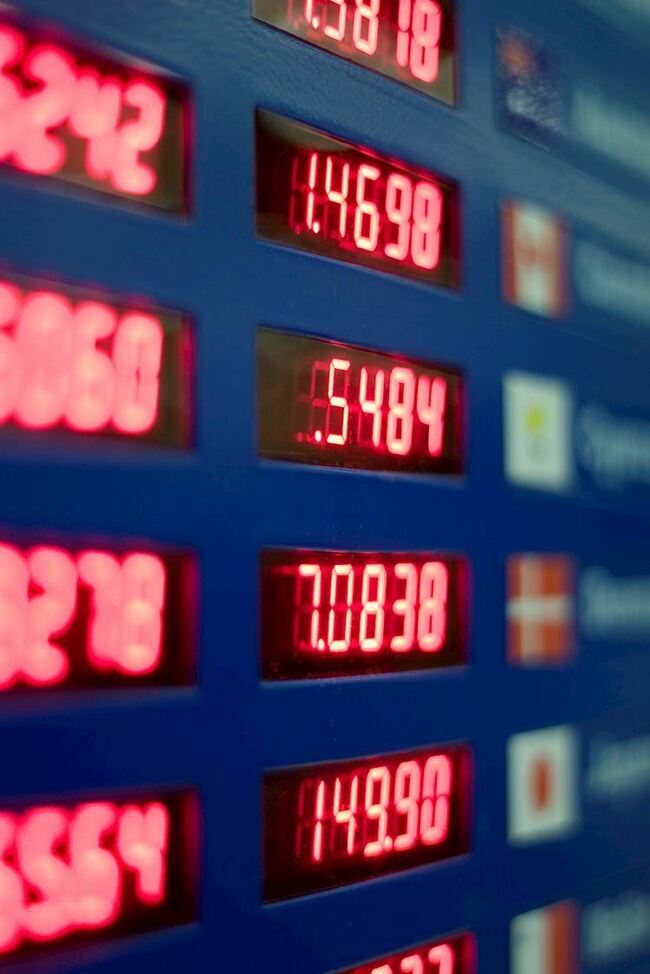 Wall Street Close: Snaps three-day fall as bears recheck reflation risk