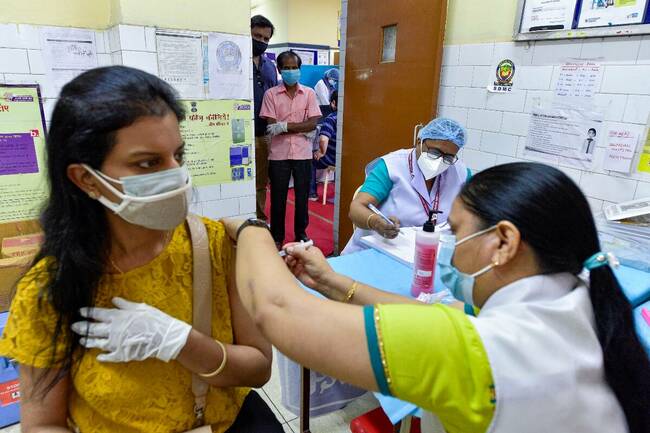 Coronavirus in India Live News: Maximum mess, minimum vaccine - No CoWin slots, jab centres shut, states fight over quota
