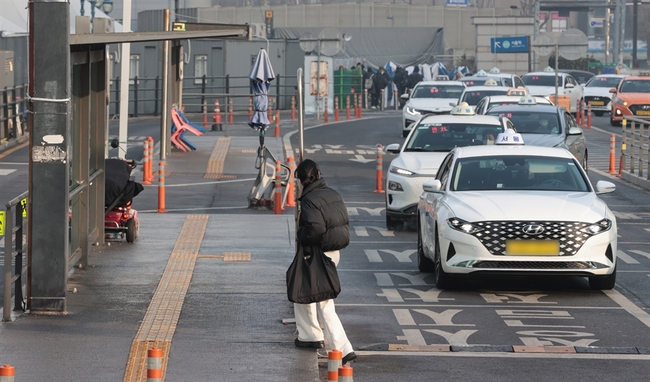 Taxi passengers in Seoul taken aback by fare increase