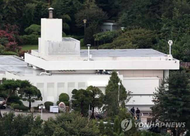 Yoon's office to press charges over report on fortune teller