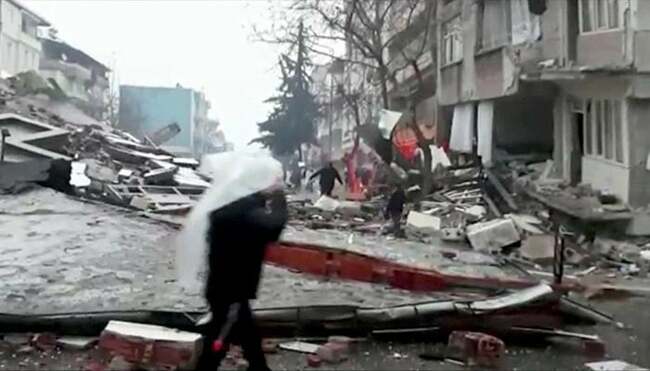 Pakistan offers support as strong quake kills scores in Turkey, Syria