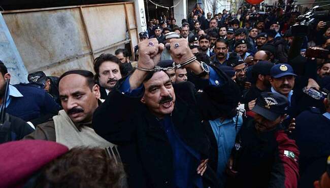 IHC grants bail to Sheikh Rashid in murder plot case