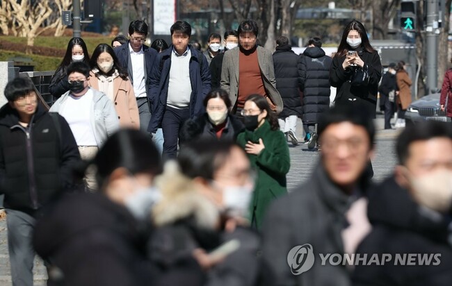 Monthly salary of wage earners up 4.1 pct in 2021