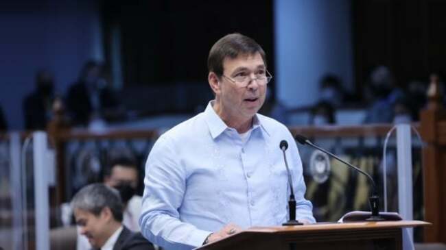 Recto suggests body cameras for airport personnel manning X-ray machines