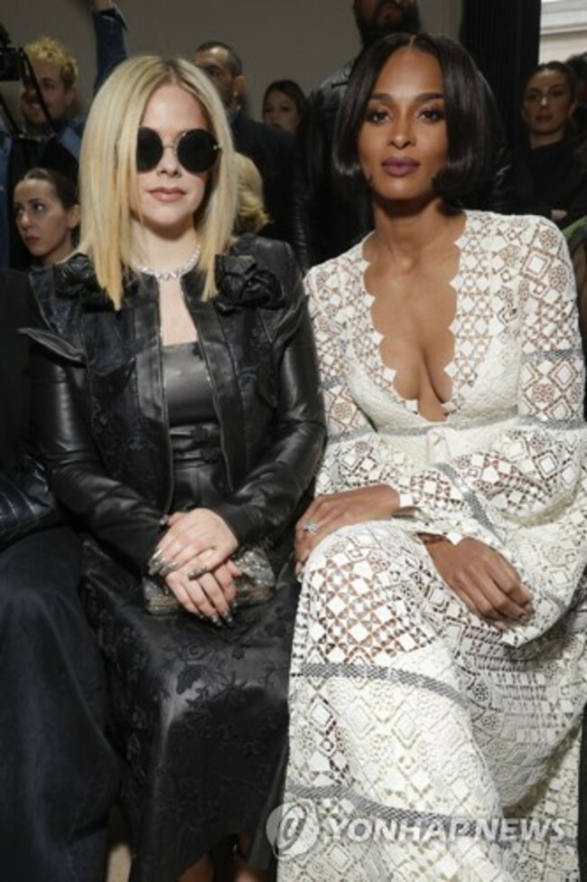France Fashion Elie Saab F/W 23-24 Front Row
