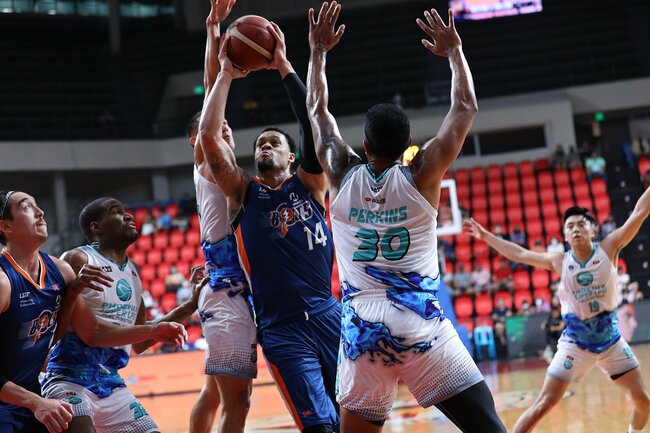 PBA: Communication key in Meralco win over Phoenix, says KJ McDaniels