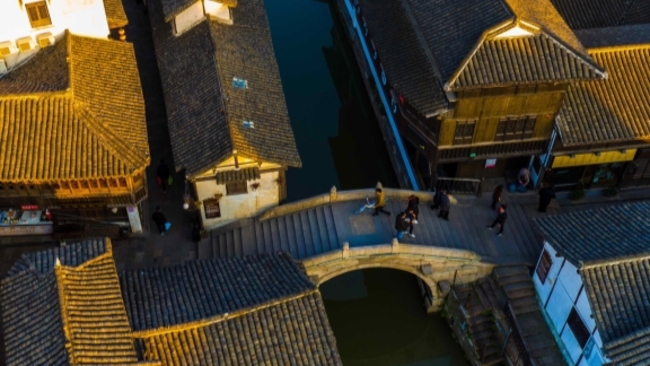 Exploring Shanghai's ancient towns and streets