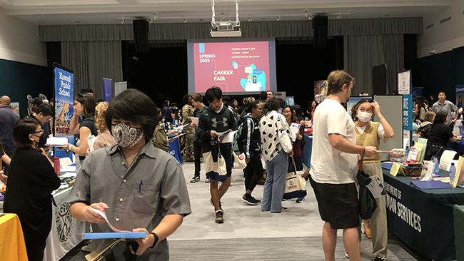 Students, employers connect at UH Mānoa Career Fair