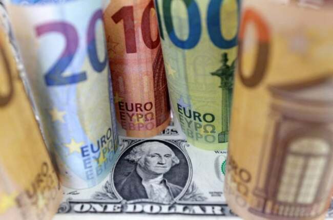 Powell's hawkish testimony keeps dollar elevated