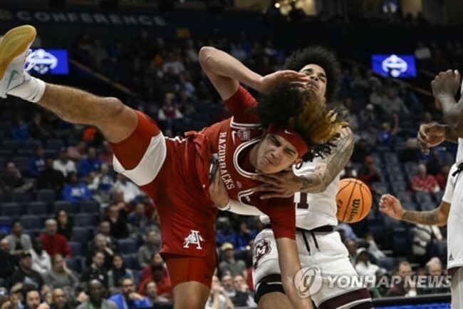 APTOPIX SEC Texas A M Arkansas Basketball