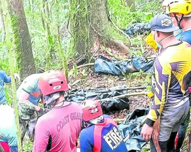 Remains of plane crash victims arrive in Isabela town