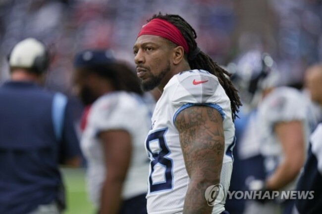 Titans Moves Football