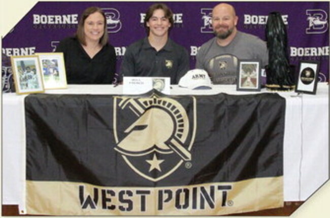French signs to play football with West Point
