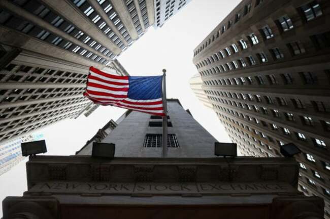 Midsize US banks ask government to protect all deposits: report