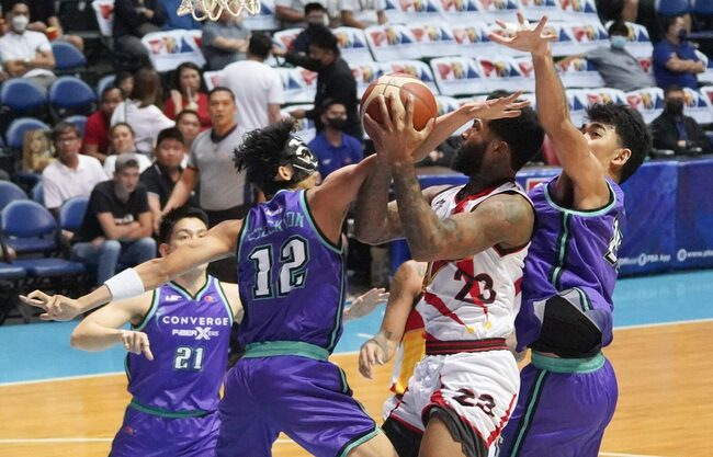 Beermen barge into Final Four after short work of FiberXers