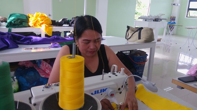 Tagbilaran City gov't empowers mothers through dressmaking, tailoring